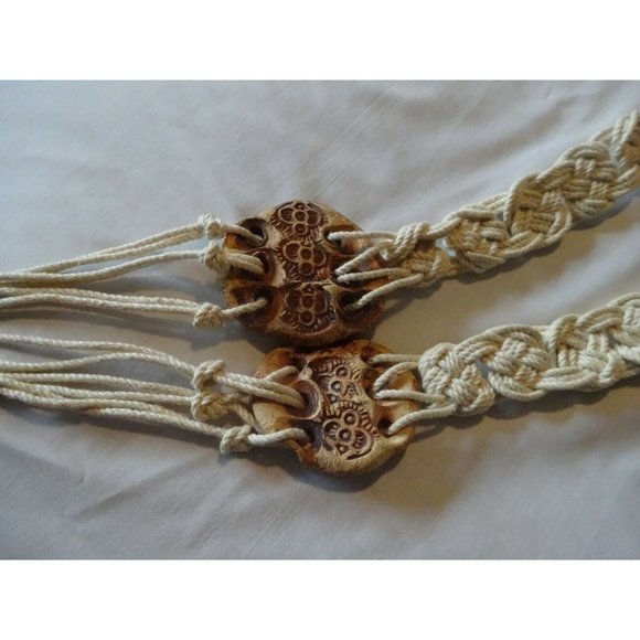 Vintage Macrame Beaded CERAMIC Medallion Belt 70's Knotted Boho Hippie 47"1 1/4" - Picture 2 of 5